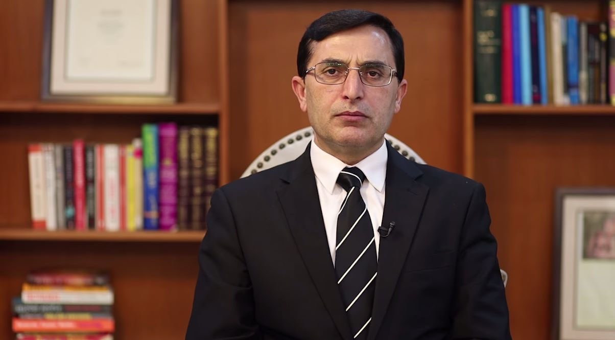 مذاکرات ہی ہوں گے، یہ ہی مسائل کا حل ہیں: بیرسٹر گوہر