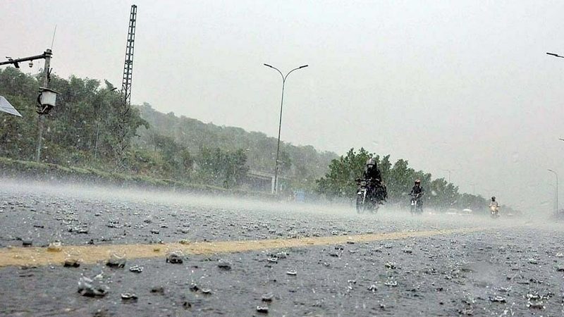 پاکستان کے مختلف علاقوں میں موسلادھار بارش اور ژالہ باری کی پیشگوئی