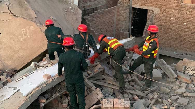 ملتان 3 منزلہ عمارت گرنے سے 9 افراد جاں بحق