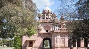 ایچیسن کالج کے پرنسپل مستعفی