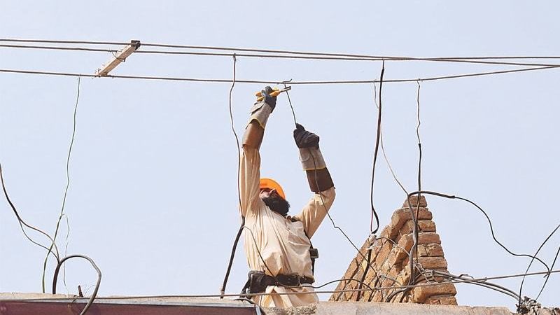 بجلی چوری، سہولت کاری میں ملوث افسران کےخلاف فوری کارروائی