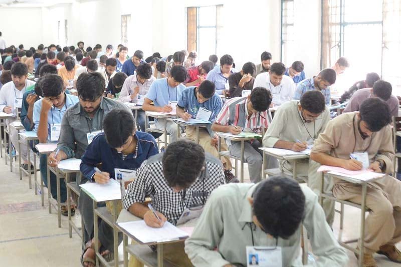 گیارہویں کے امتحان میں بدنظمی، پرچہ 45 منٹ تاخیر کا شکار