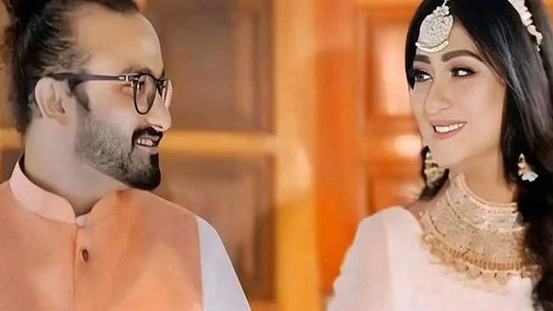 مدیحہ رضوی کےشوہر جنید علی میرے ماموں کے بیٹے  اور مجھ سے تین سال چھوٹے