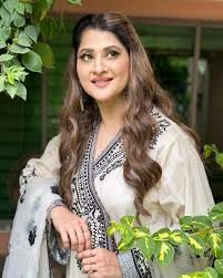 صاحبہ کا لڑکیوں کو جلدی شادی کرنے کا مشورہ