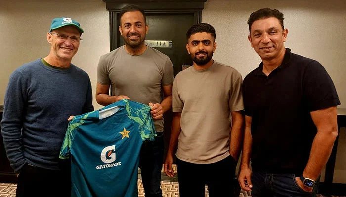 گیری کرسٹن نے قومی کرکٹ ٹیم کو جوائن کرلیا