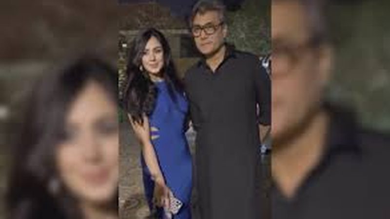 عدنان صدیقی کی ٹک ٹاکر کو گلے لگانے کی ویڈیو وائرل
