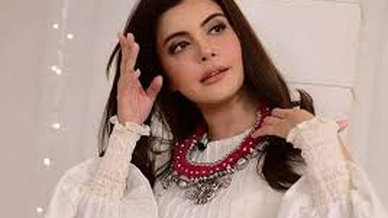 بچوں کو نئے نہیں بلکہ سیکنڈ ہینڈ موبائل فونز اور آئی پیڈز دلوائے