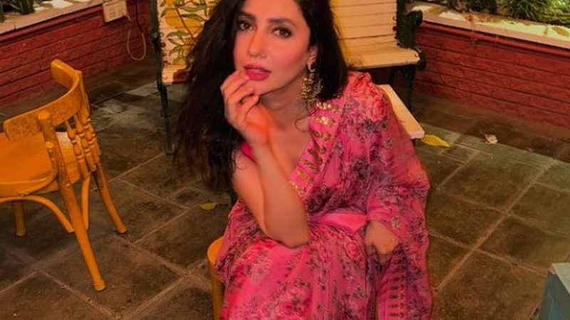 ماہرہ خان نے اپنے انسٹاگرام مداحوں سے گرمی کے بار ے میں پوچھا۔۔۔۔