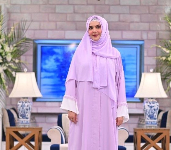 ندا یاسر حج کیلئے روانہ
