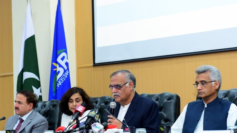 نان فائلرز کے بیرون ملک سفر پر پابندی لگانے کا فیصلہ