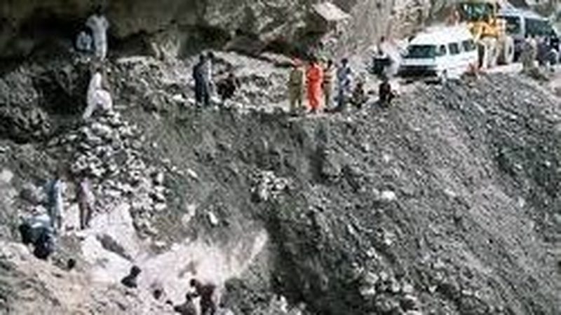 کوہ سلیمان رینج میں موسلادھار بارش اور لینڈ سلائیڈنگ