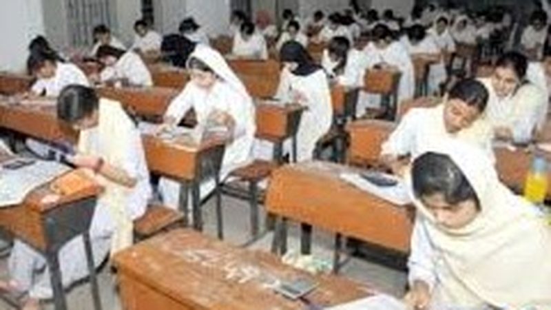 وفاقی تعلیمی بورڈ میں حیران کن طور پر بوٹی مافیا کی تعداد میں اضافہ