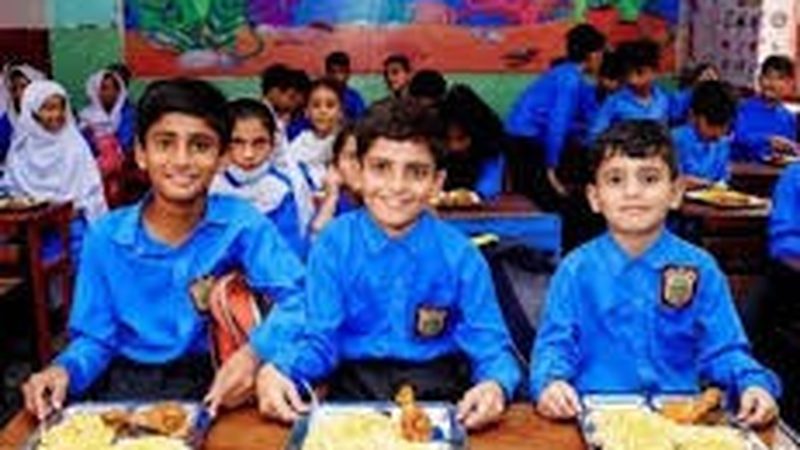 اسلام آباد کے سرکاری اسکولوں میں بچوں کو کھانا کی فراہمی