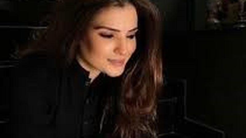 فلم اسٹار ریشم نے کئی دہائیوں بعد اپنا اصل نام بتا دیا