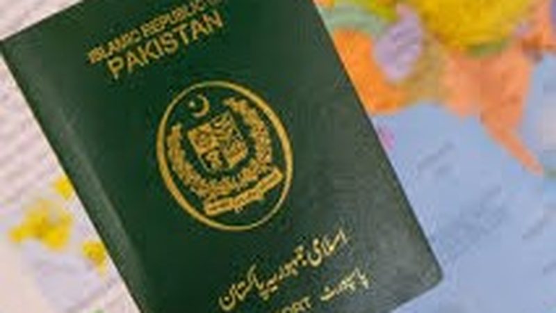 سیاسی افراد کے پاسپورٹس منسوخ کرنے کا فیصلہ