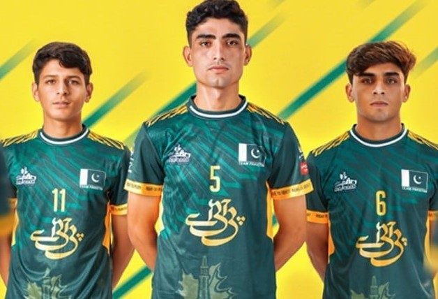 اسٹریٹ چائلڈ فٹبال ٹورنامنٹ کیلئے کٹ کی رونمائی