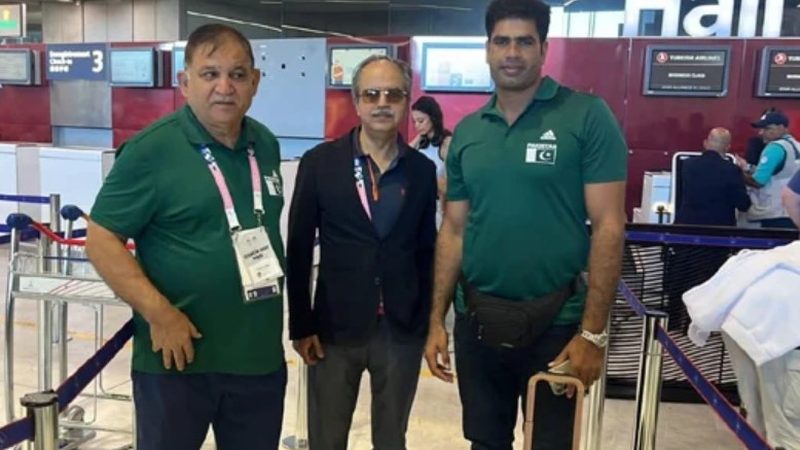 ارشد ندیم وطن واپسی کیلئے پیرس سے روانہ