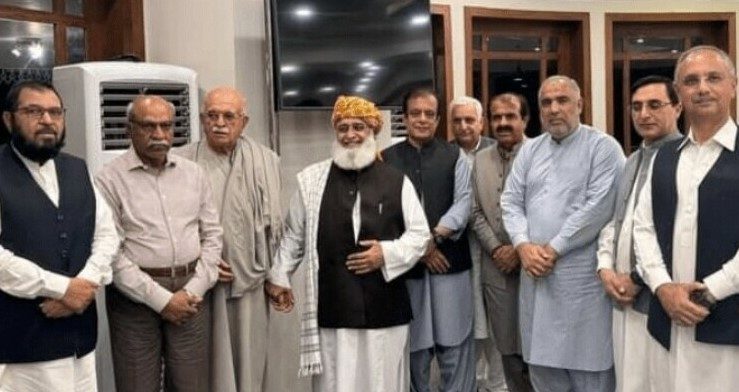 اپوزیشن اتحاد کا ہنگامی اجلاس 3 بجے طلب