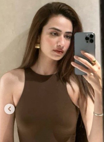 ثناء جاوید کی اپنے سوشل میڈیا اکاؤنٹ پر نئی تصویریں شیئر