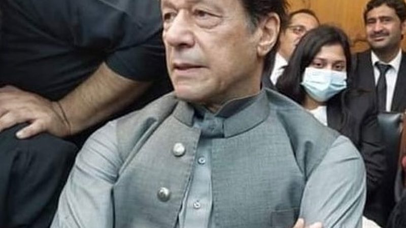 مجھے سیاست سے روکنے کیلیے سزائیں سنائی گئیں: عمران خان