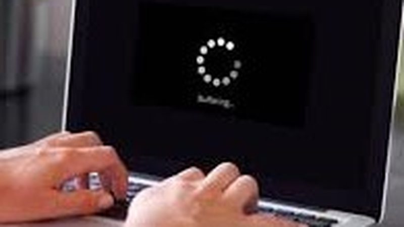 انٹرنیٹ کی سست روی  اور بار بار تعطل کا مسئلہ بدستور برقرار