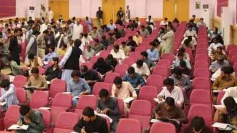 ایم ڈی کیٹ پرچہ آؤٹ کرکے حل کرنے والا 8 رکنی گروہ گرفتار