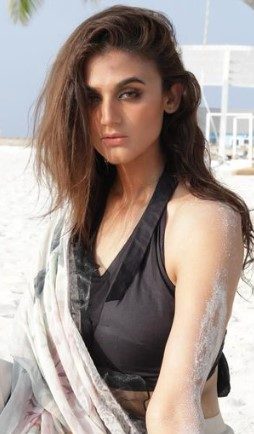 شوبز کی دنیا جھوٹی ہے، پیسوں کی خاطر شوبز والے جھوٹ دکھاتے ہیں: حرا مانی