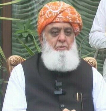 حکومت آئینی ترامیم کو ایس سی او اجلاس ختم ہونے تک مؤخر کردے