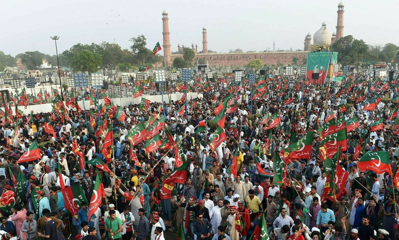 لاہور میں پی ٹی آئی احتجاج: مینار پاکستان جانے والے تمام راستے سیل