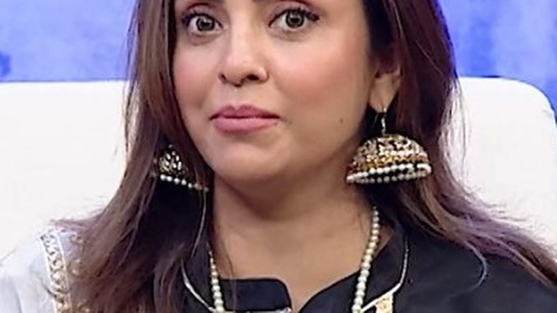 حلالہ سینٹرز کاروبار: نادیہ خان ایک بار پھر سوشل میڈیا پر خبروں کی زینت