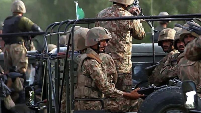 پاک فوج نے ڈی چوک کا کنٹرول سنبھال لیا