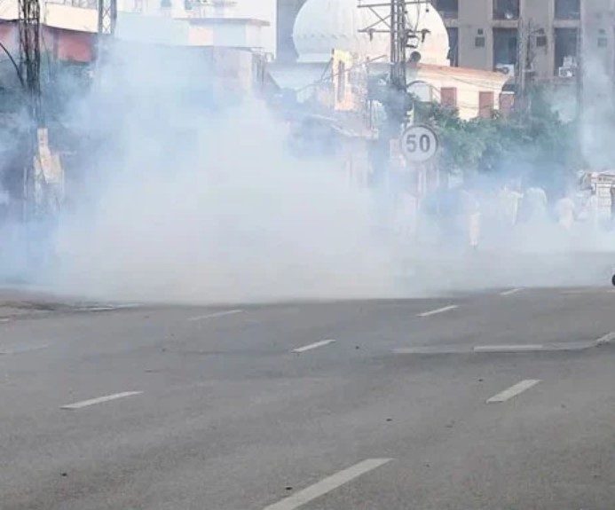 پی ٹی آئی کے قافلے سے پولیس پر آنسو گیس شیل فائر ہوئے: محسن نقوی