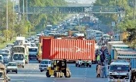 راولپنڈی کے مختلف پوائنٹس سے کنٹینرز ہٹا دیے، ٹریفک اور موبائل سروس بحال