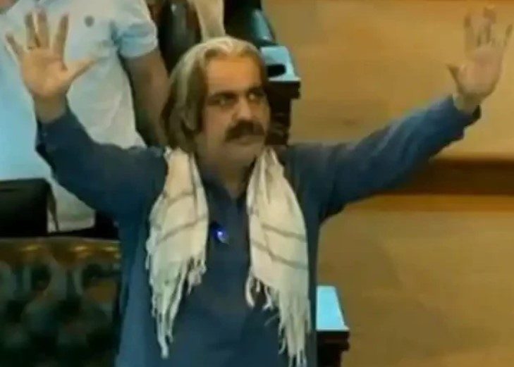 گنڈاپور کی واپسی پر پی ٹی آئی سے آوازیں اٹھنا شروع