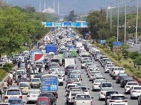 اسلام آباد کے تمام راستے ٹریفک کیلیے کھل گئے، میٹرو بس چوتھے دن بھی معطل