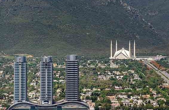 غیر ملکی مہمانوں کی آمد، سیاسی سرگرمیاں بھی جاری