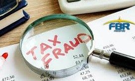 ایف بی آر کے دفتر میں ویلتھ اسٹیٹمنٹس فراڈ کی تحقیقات کے دوران ٹیکس ریکارڈ اور دستاویزات کا جائزہ