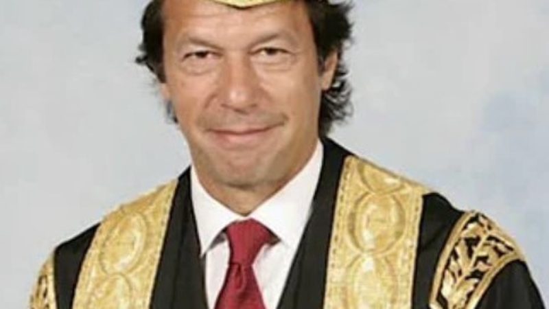 بانی پی ٹی آئی کا نام شامل نہ کرنے پر آکسفورڈ یونیورسٹی کو مقدمہ کا سامنا