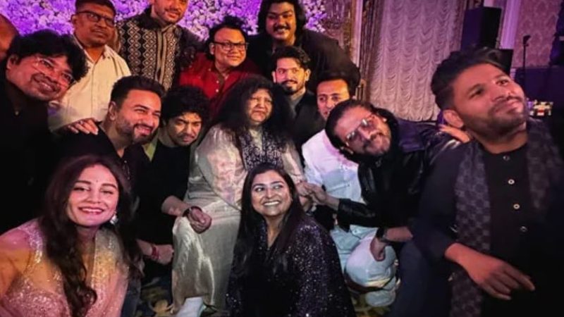 گلوکار امانت علی کی کئی سال بعد بالی ووڈ کے دوستوں سے دبئی میں ملاقات