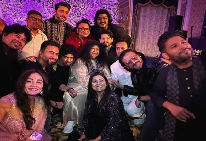 گلوکار امانت علی کی کئی سال بعد بالی ووڈ کے دوستوں سے دبئی میں ملاقات