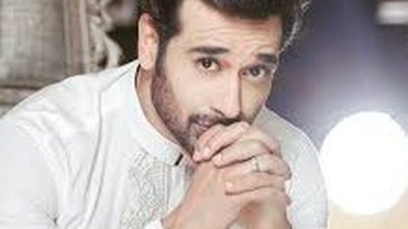 پاکستانی اداکاروں میں اکڑ  بھارتی اداکار بہت ملنسار لوگ ہیں