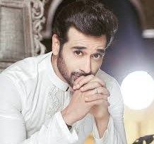 پاکستانی اداکاروں میں اکڑ  بھارتی اداکار بہت ملنسار لوگ ہیں