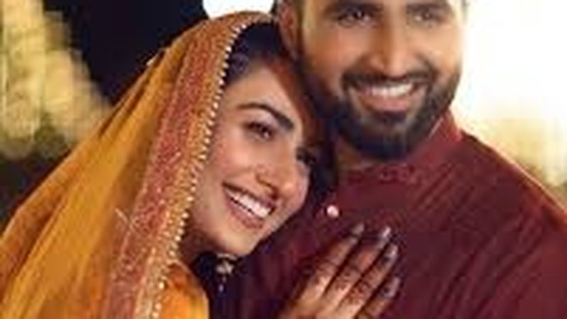 فلک شبیر کی جانب سے ایک اور قیمتی تحفہ ملنے پر سارہ خان آبدیدہ