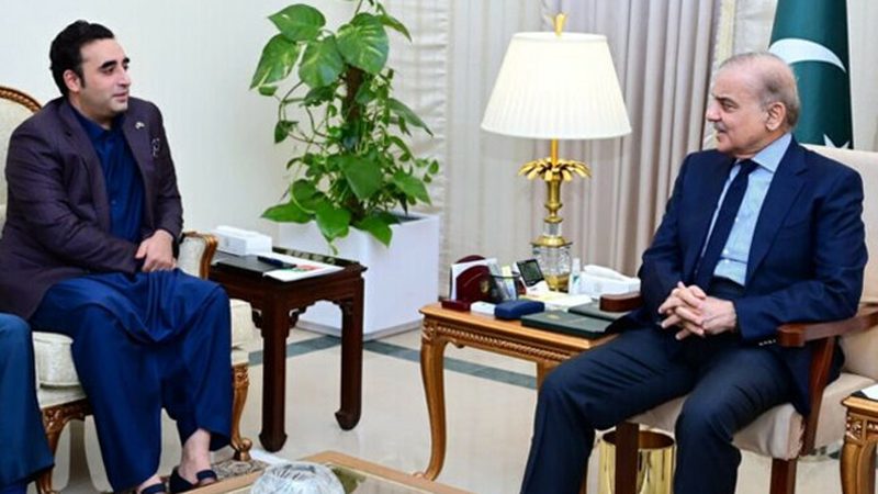 وزیر اعظم سے بلاول بھٹو کی ملاقات، پارلیمان کی مضبوطی کیلیے مل کر چلنے کا عزم