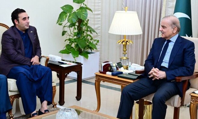 وزیر اعظم سے بلاول بھٹو کی ملاقات، پارلیمان کی مضبوطی کیلیے مل کر چلنے کا عزم