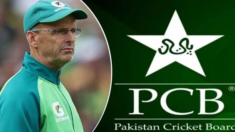 وائٹ بال ہیڈ کوچ گیری کرسٹن اور PCB آمنے سامنے