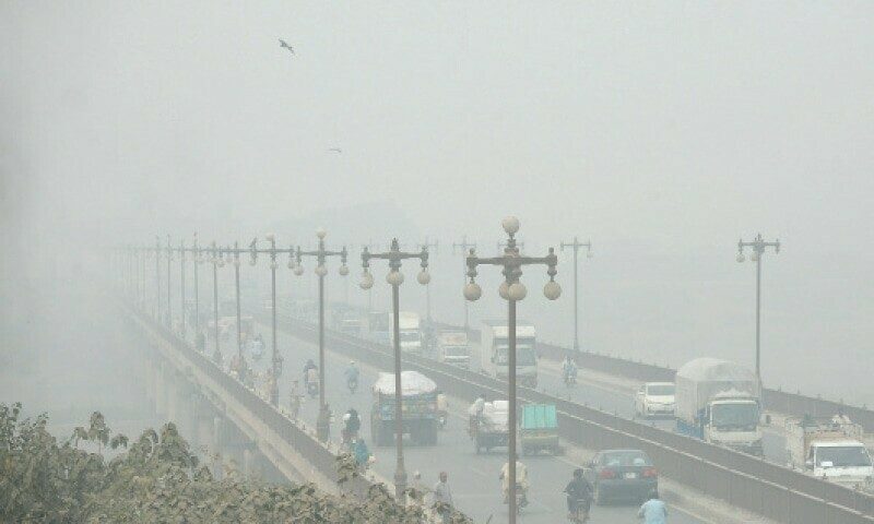 اسموگ کی بگڑتی صورتحال:  مارکیٹیں رات 8 بجے بند کرنے کا حکم