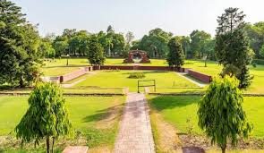 اسموگ: پنجاب کے تفریحی مقامات آج سے کھلیں گے