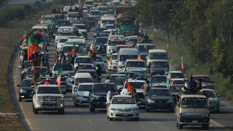 تحریک انصاف کا مرکزی قافلہ پنجاب میں داخل