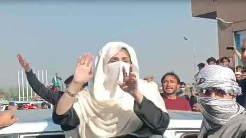 "بشریٰ بی بی" بانی پی ٹی آئی کی زندگی کےلیے خطرہ: فیصل واوڈا